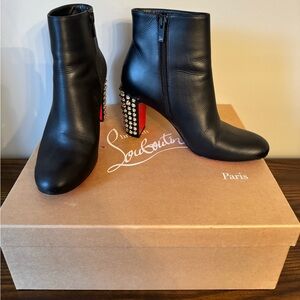Christian Louboutin Suzi Folk 85